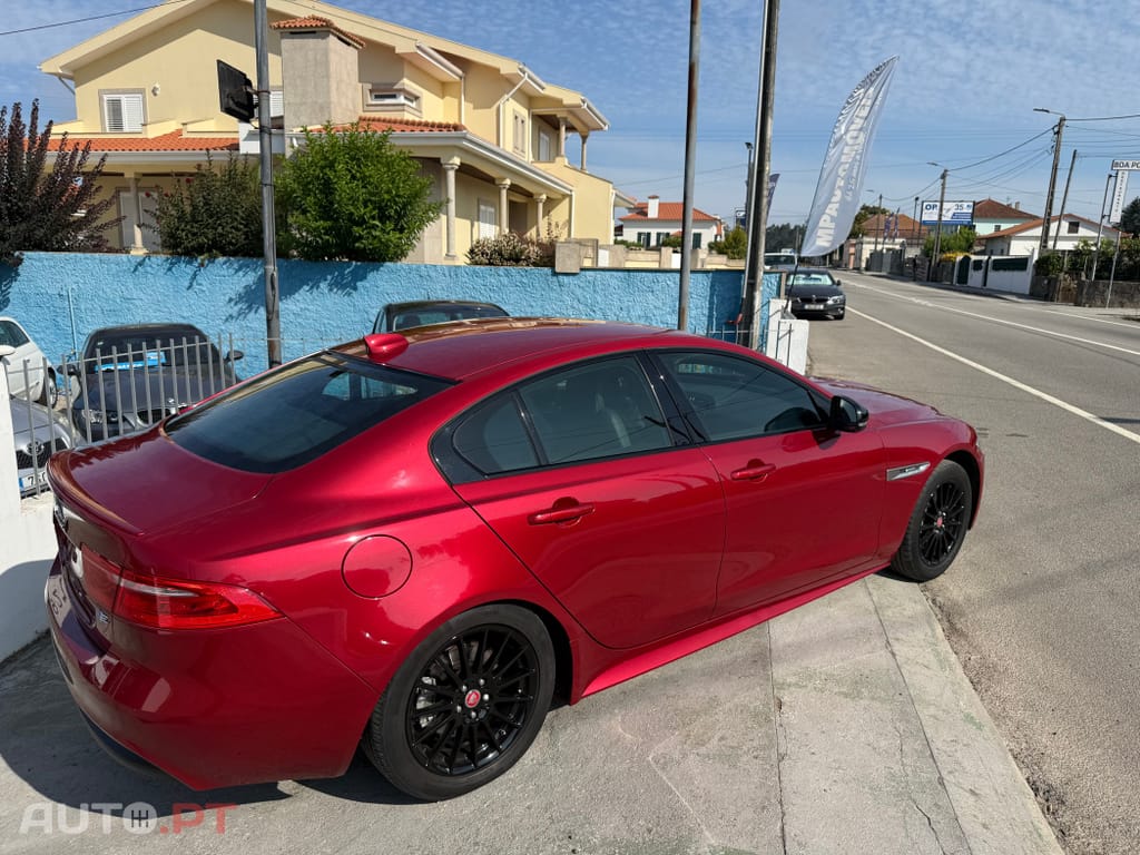 Jaguar XE 2.0 D Portfolio Aut.