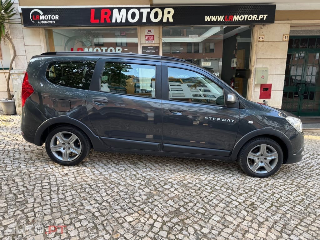 Dacia Lodgy 1.5 Blue dCi Stepway 7L
