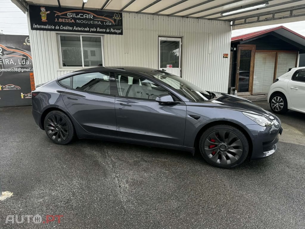 Tesla Model 3 Standard Range Plus RWD