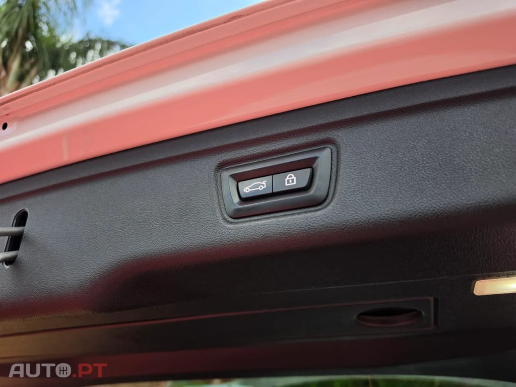 BMW 330 e Pack M Auto — fotografia 9