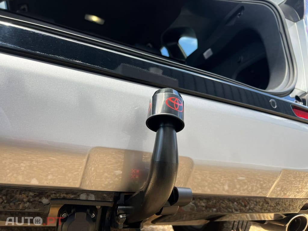 Toyota RAV4  2.5 HDF Comfort