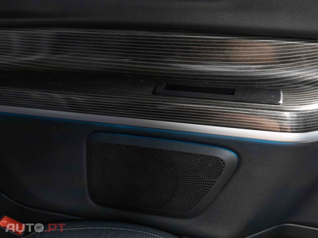 Mercedes-Benz V 300 d Longo Avantgarde