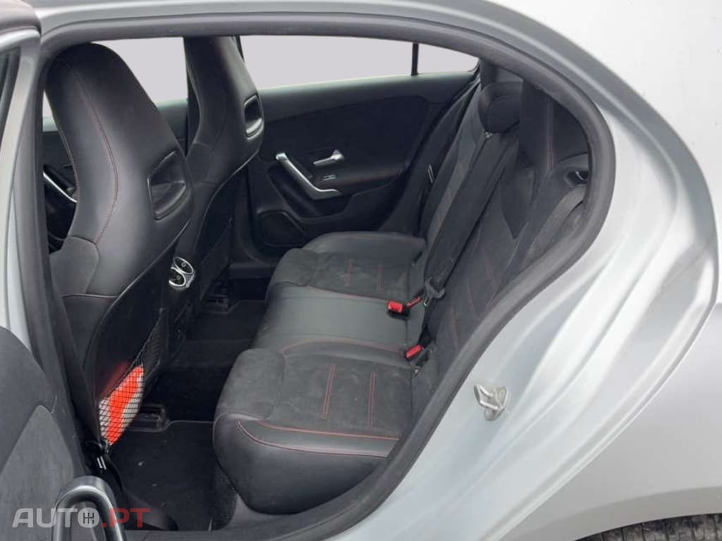 Mercedes-Benz A 250 AMG Premium I.V.A DEDUTIVEL