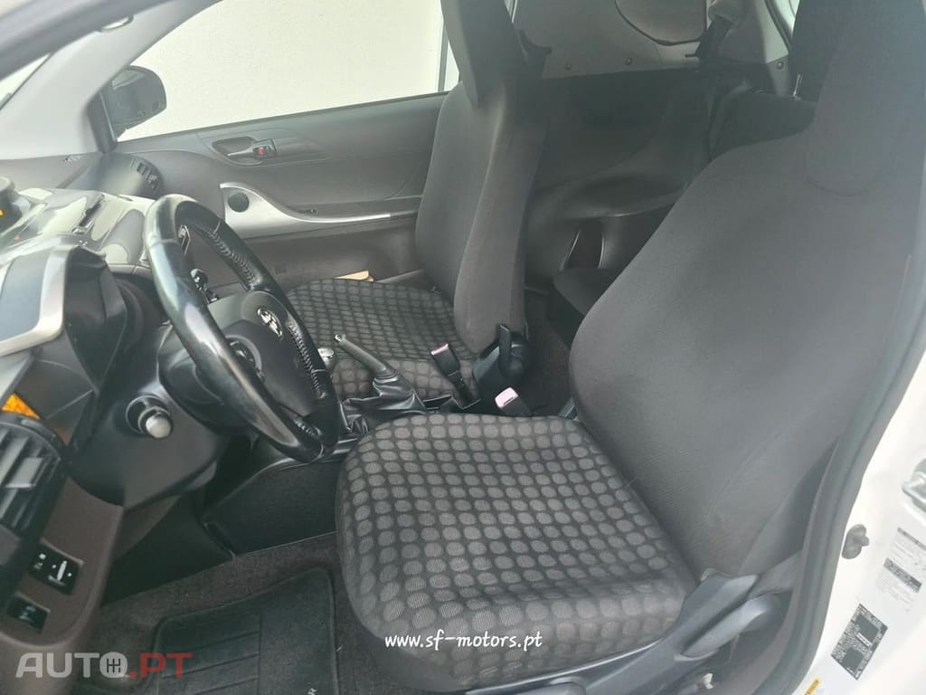Toyota iQ 1.0 VVT-i 2 EP