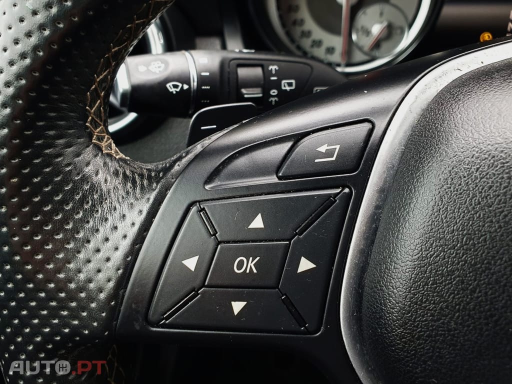 Mercedes-Benz GLA 220 CDI 4Matic 7G-DCT Urban