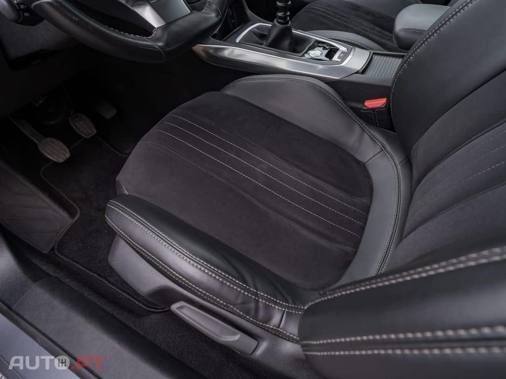 Peugeot 308 1.2 PureTech Allure J17