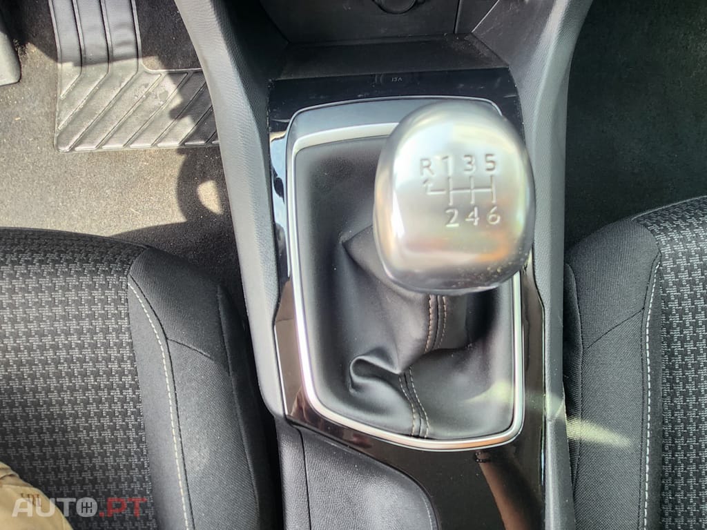 Peugeot 308 1.5 BlueHDi Business Line