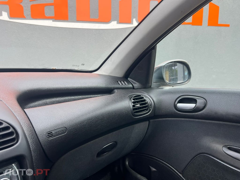 Peugeot 206 1.1 Black & Silver