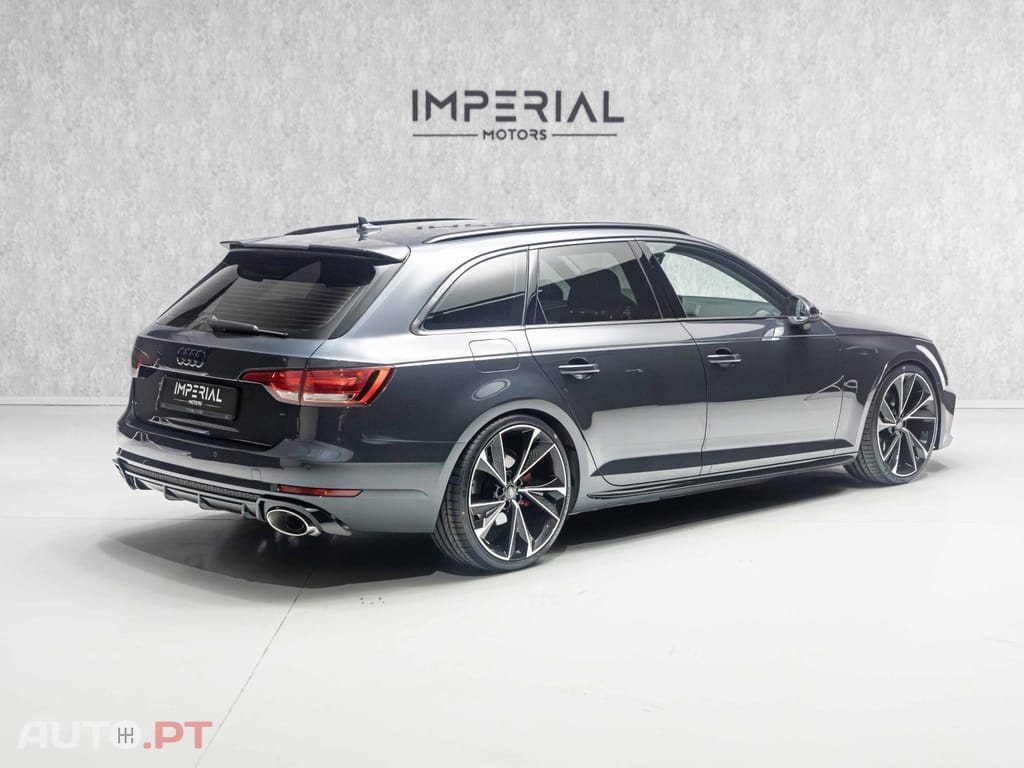 Audi A4 Avant 2.0 TDI Look RS4