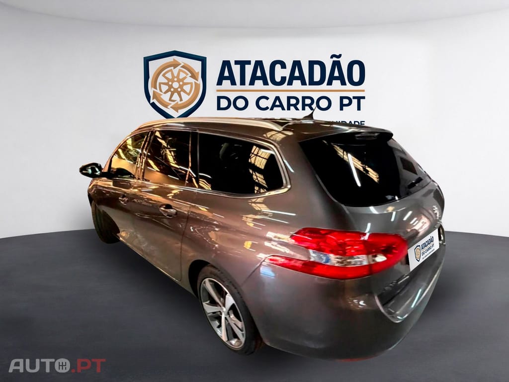 Peugeot 308 SW 1.2 e-THP Allure — fotografia 30