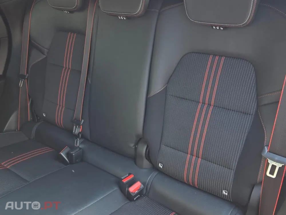 Renault Captur 1.6 R.S. LINE E-Tech Full Hybrid — fotografia 25