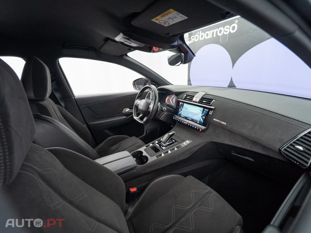 DS DS7 Crossback E-Tense Performance Line EAT8