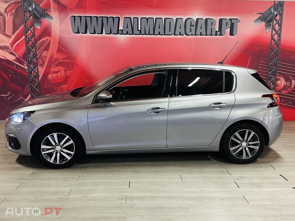 Peugeot 308 1.2 PureTech Allure Full LED EAT8