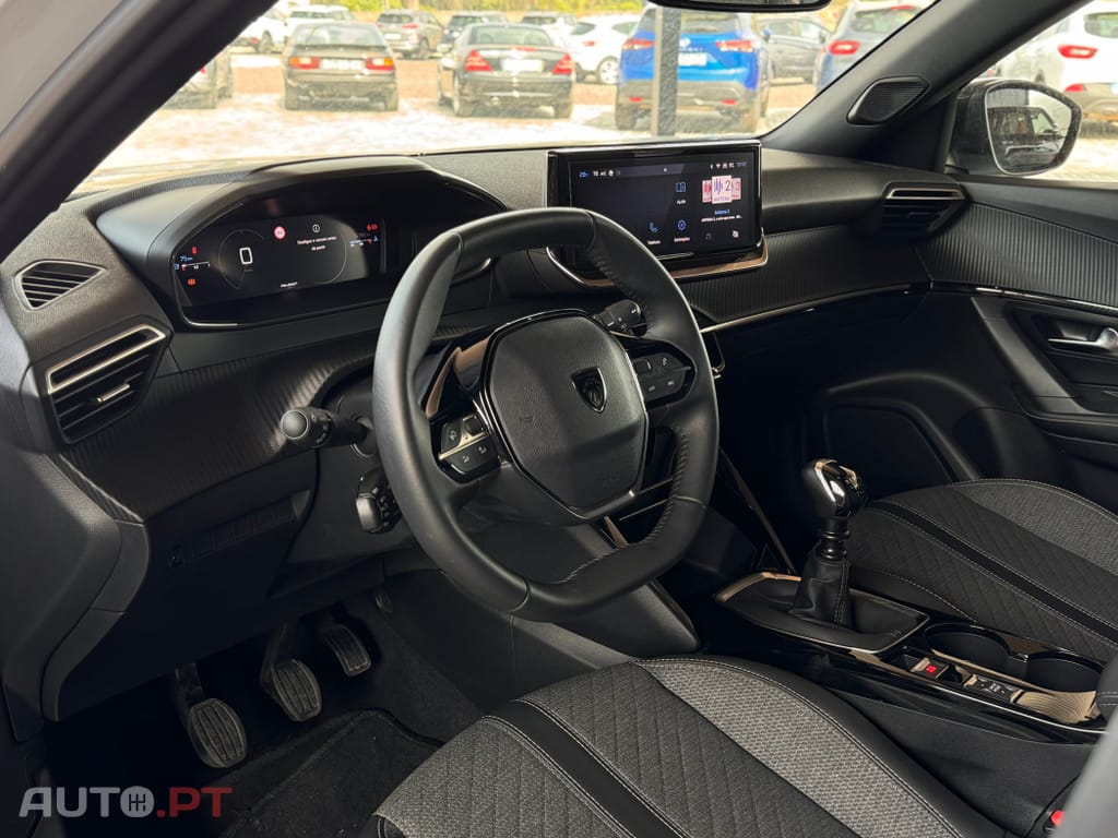 Peugeot 2008 1.2 PureTech Allure