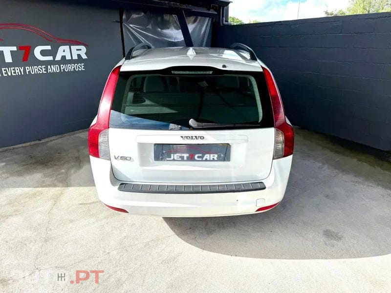 Volvo V50 1.6 D Momentum — fotografia 4