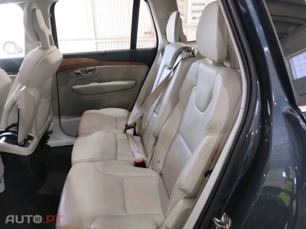 Volvo XC90 2.0 T8 PHEV Inscription Expression AWD