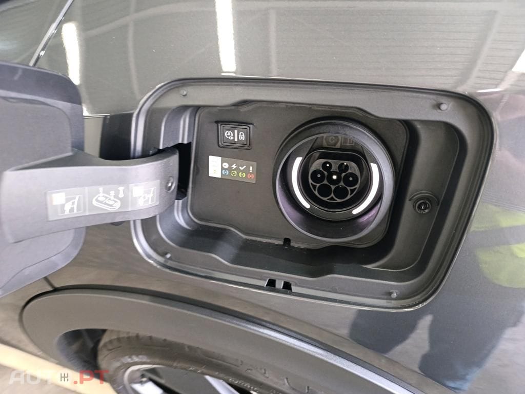 Peugeot 408 1.6 Hybrid GT e-EAT8