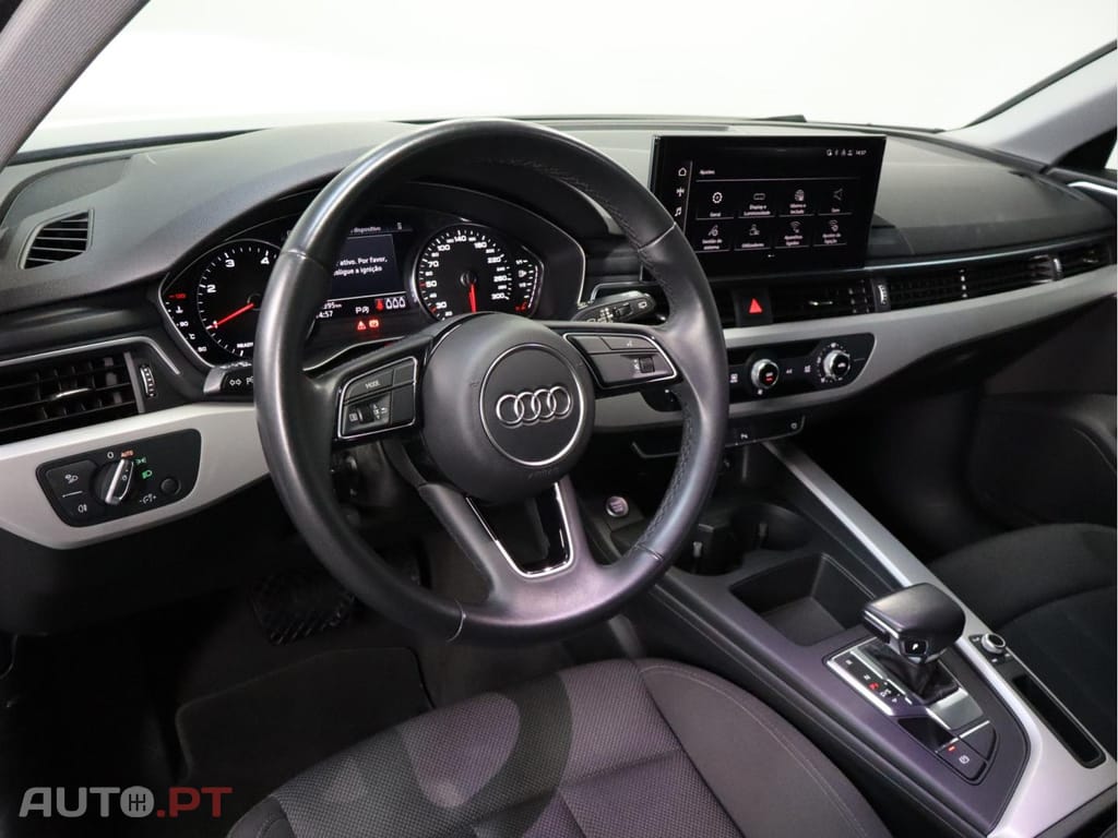 Audi A4 30 TDI S tronic Avant