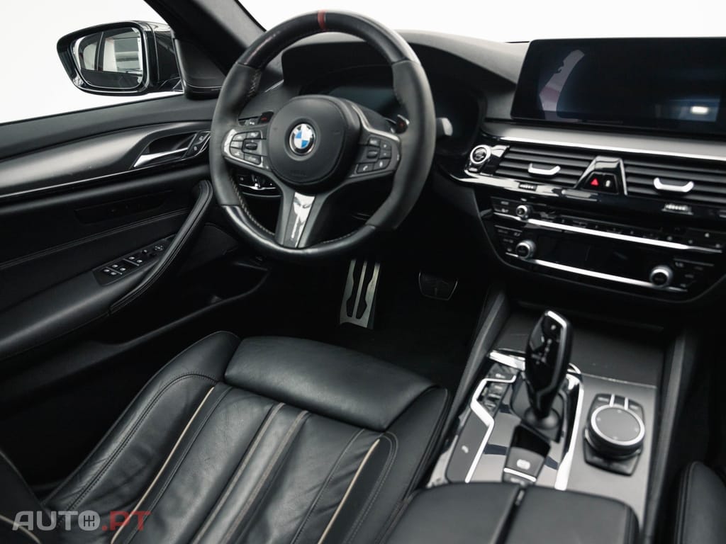 BMW M550 xDrive Auto