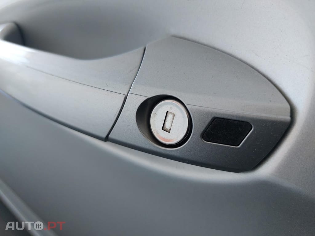 Mercedes-Benz E 220 CDI Avantgarde BlueEfficiency