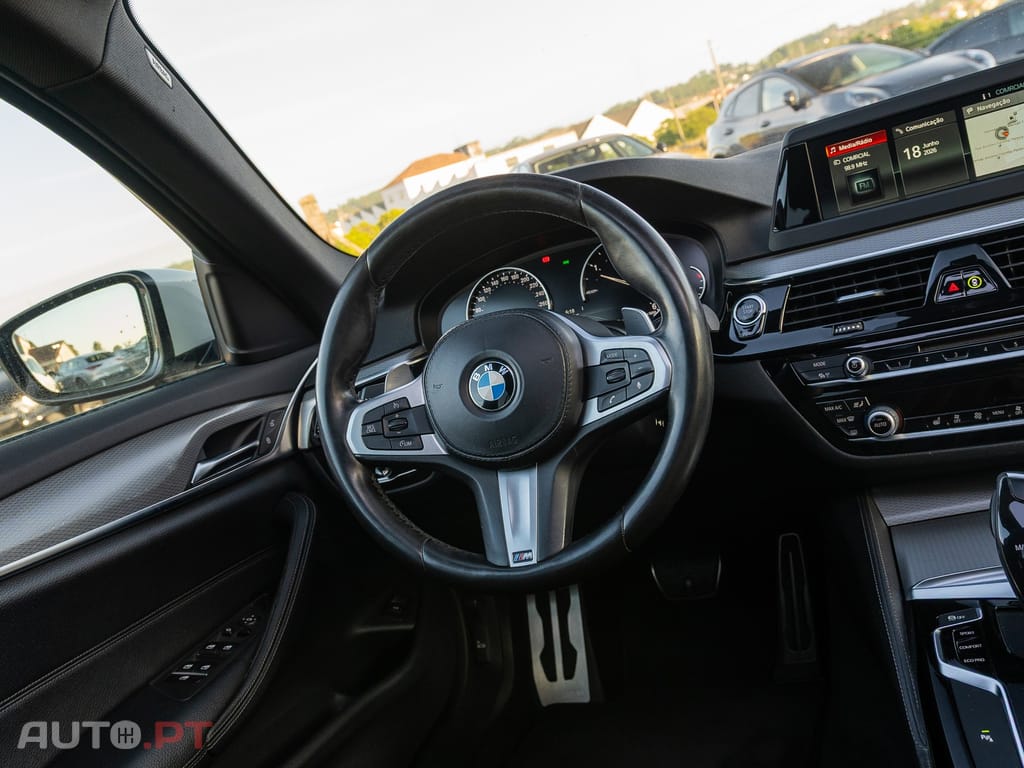 BMW 520 d Pack Desportivo M Auto