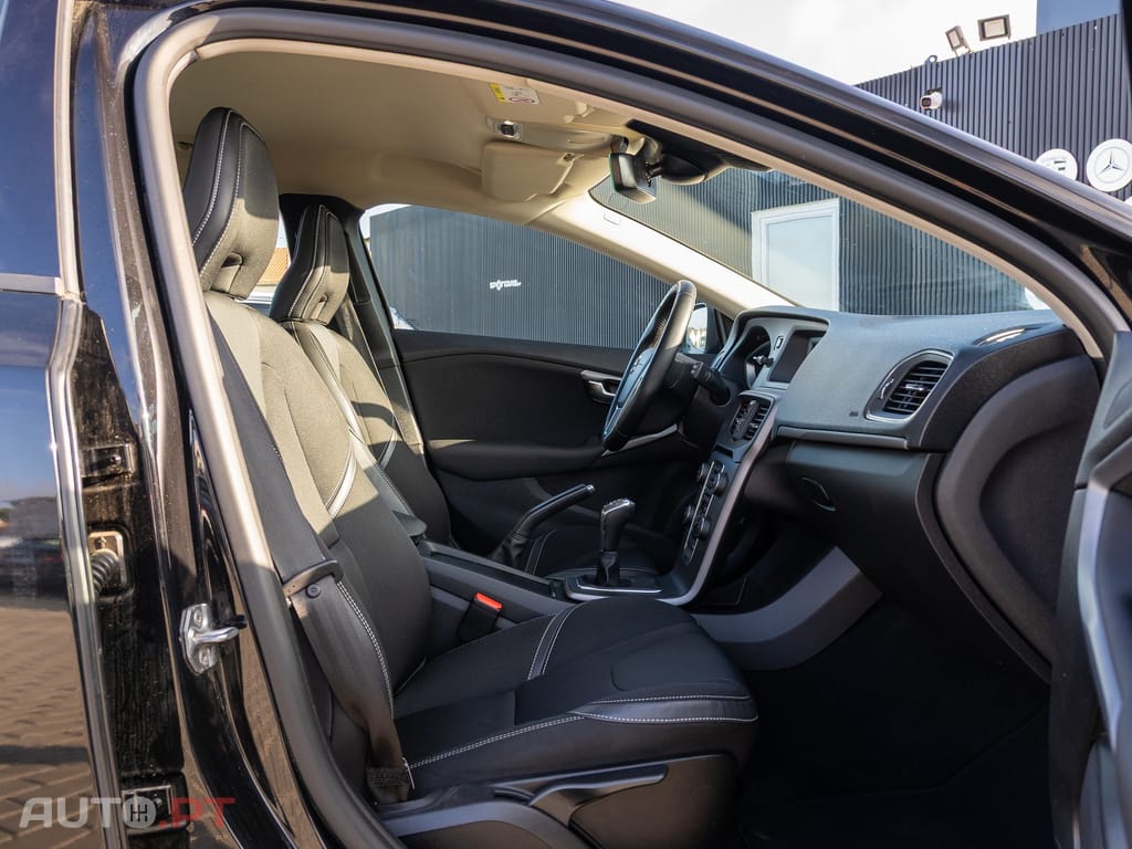 Volvo V40 2.0 D3 Momentum