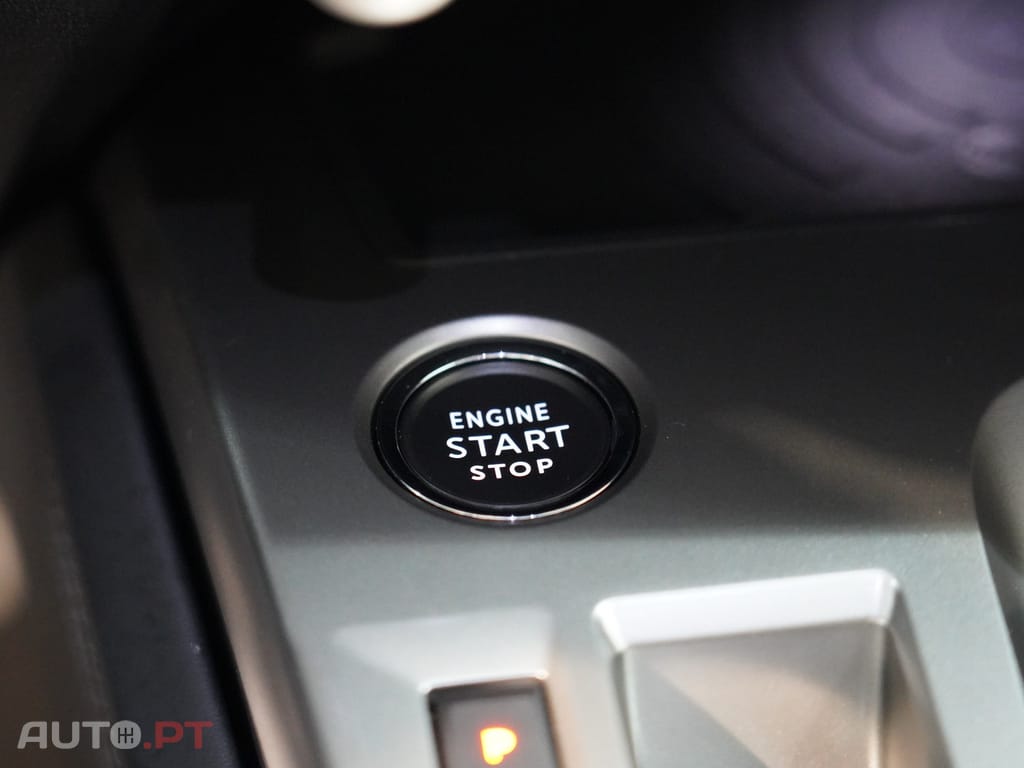 Peugeot 408 1.2 PureTech Allure EAT8