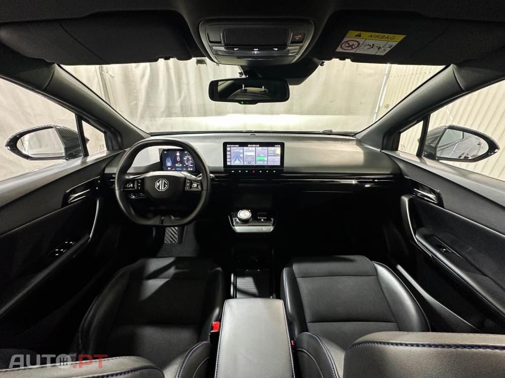 MG MG4 77 kWh Extended Range Luxury