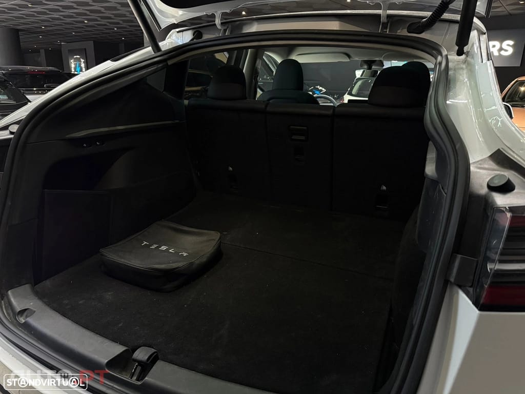 Tesla Model Y Long Range Dual Motor AWD