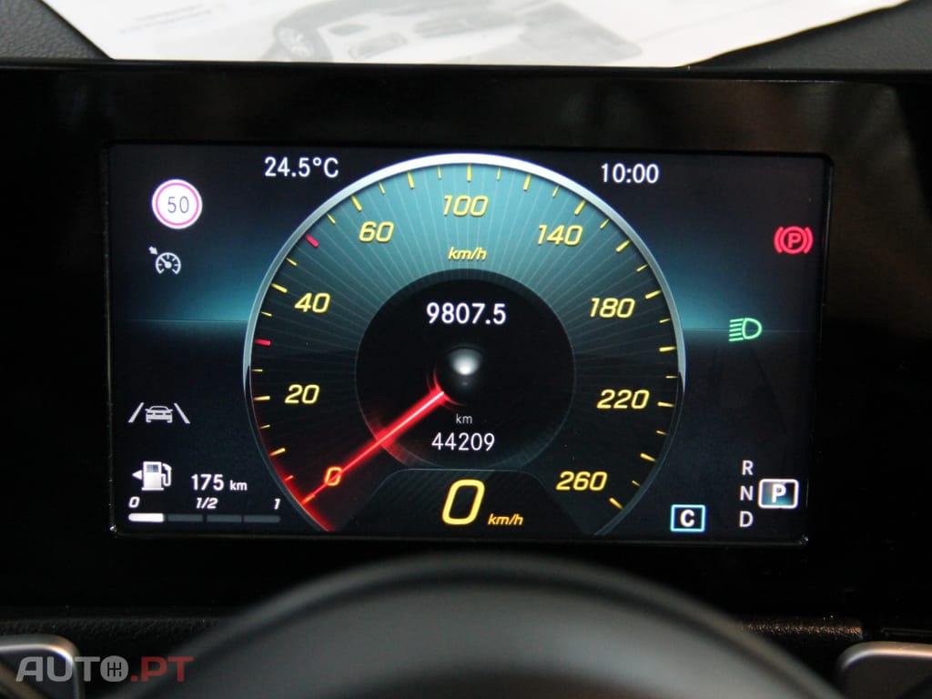 Mercedes-Benz GLB 180 d