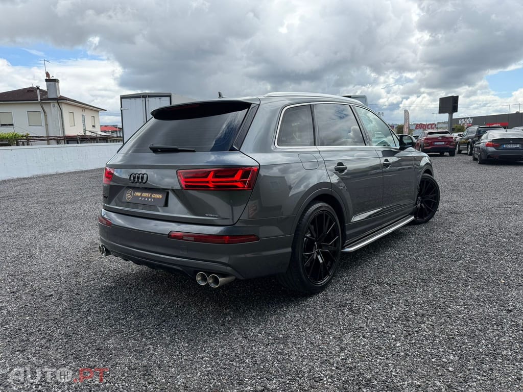 Audi Q7 3.0 TDI quattro tiptronic 7L