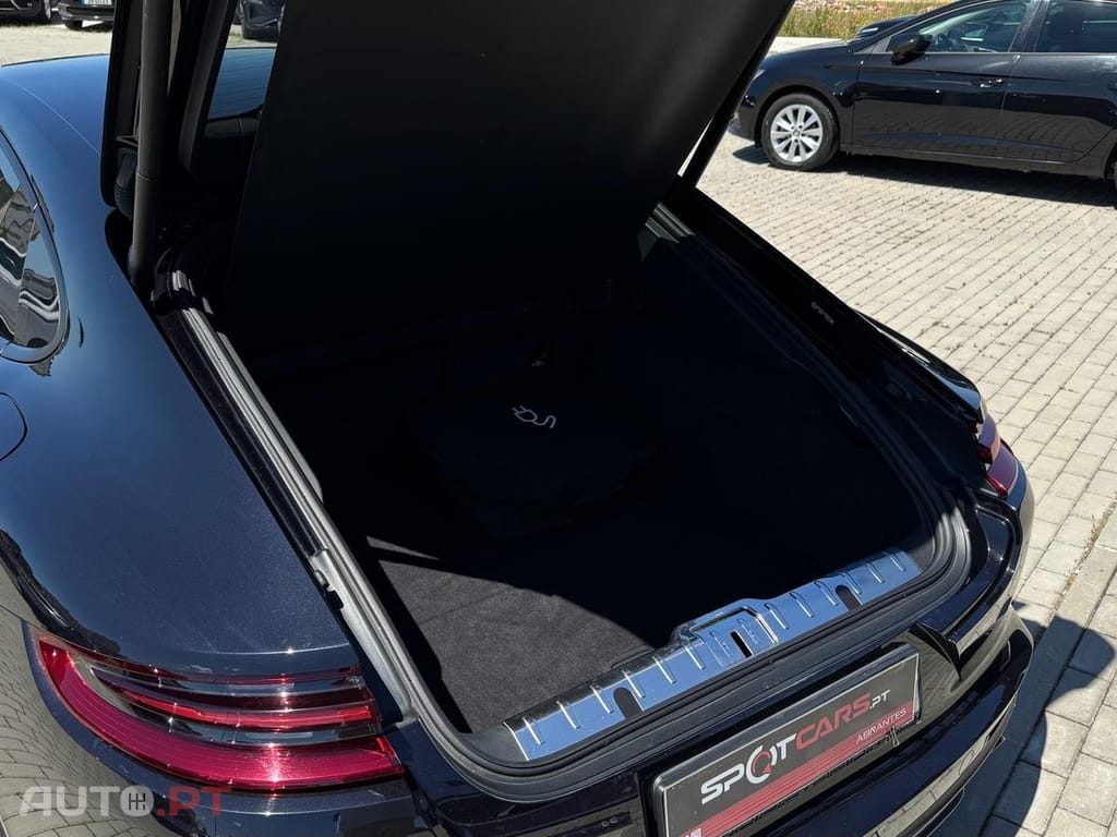 Porsche Panamera 4 E-Hybrid