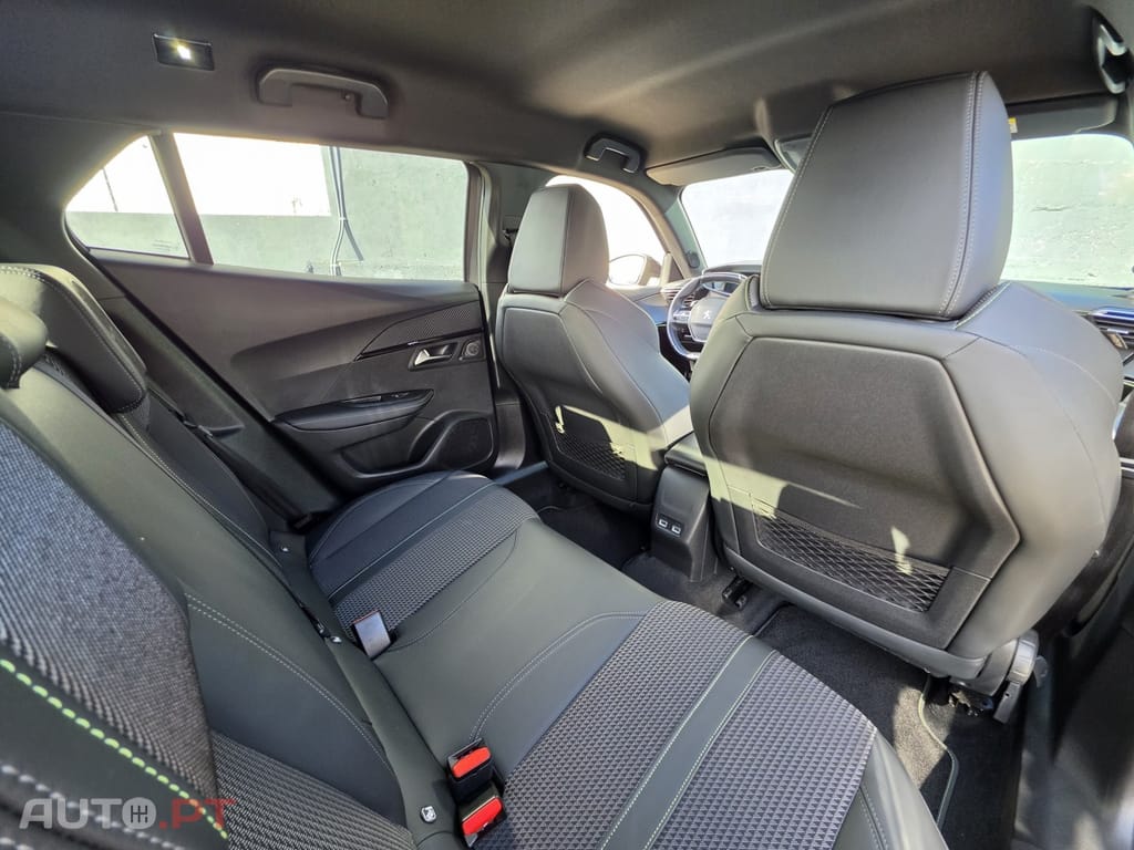 Peugeot 2008 1.2 PureTech GT Line EAT8