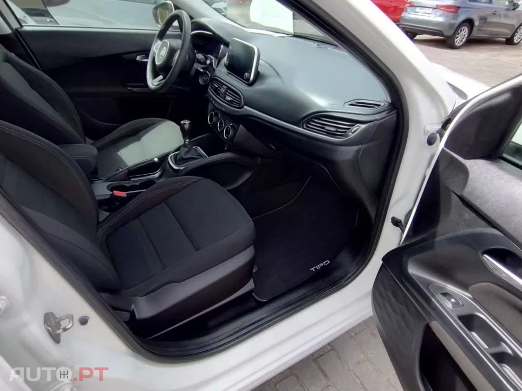 Fiat Tipo 1.3 M-Jet Lounge