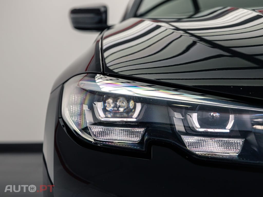 BMW 330 e Touring Line Sport Auto