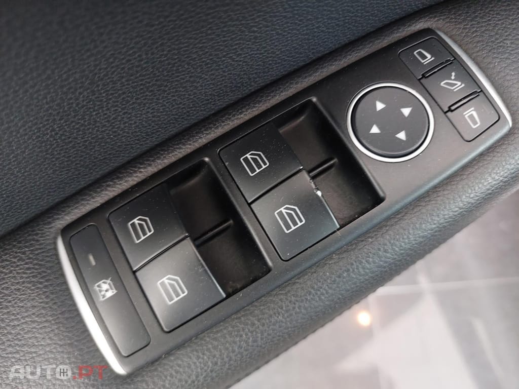 Mercedes-Benz E 220 CDI Avantgarde BlueEfficiency