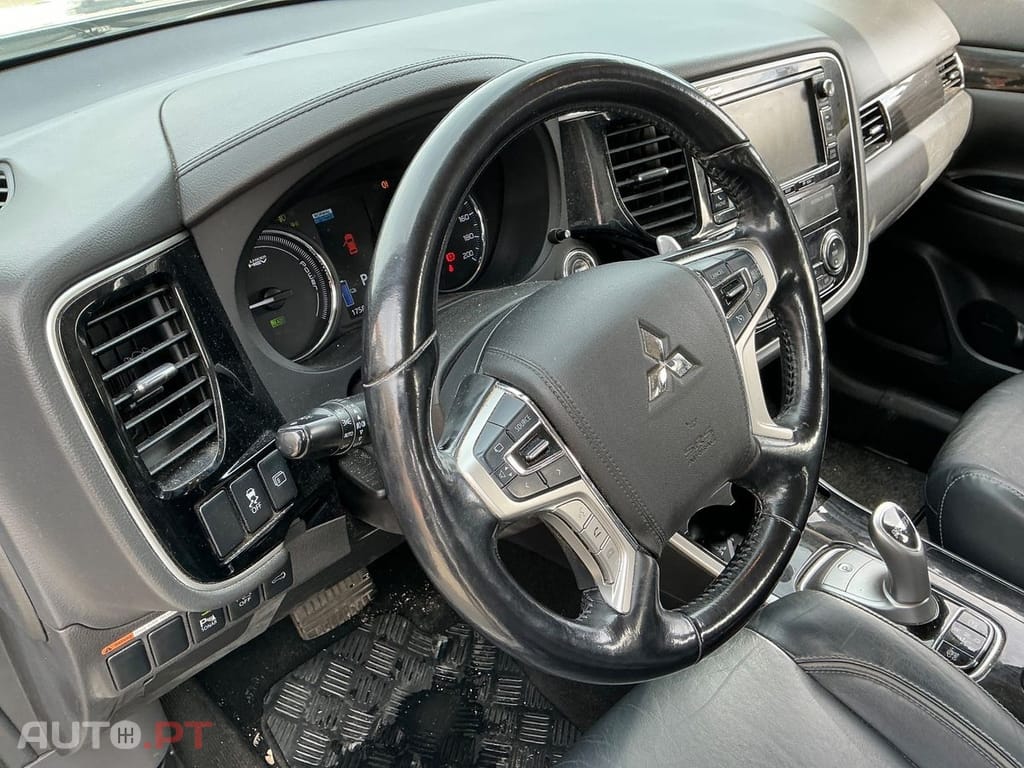 Mitsubishi Outlander 2.0 PHEV Instyle  Diamond 4WD
