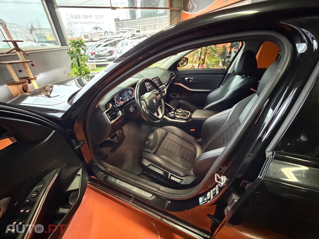 BMW 318 d Pack Desportivo M Auto