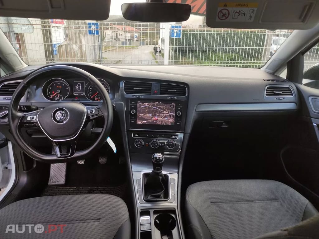 Volkswagen Golf 1.0 TSI
