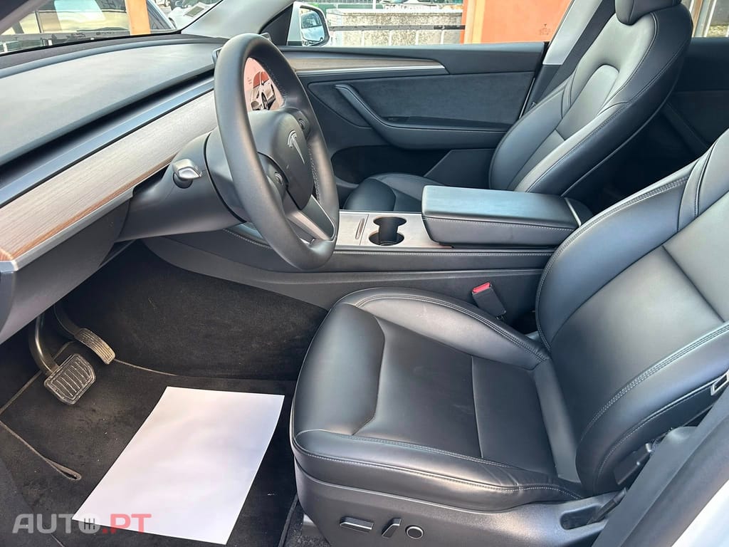 Tesla Model Y Standard RWD