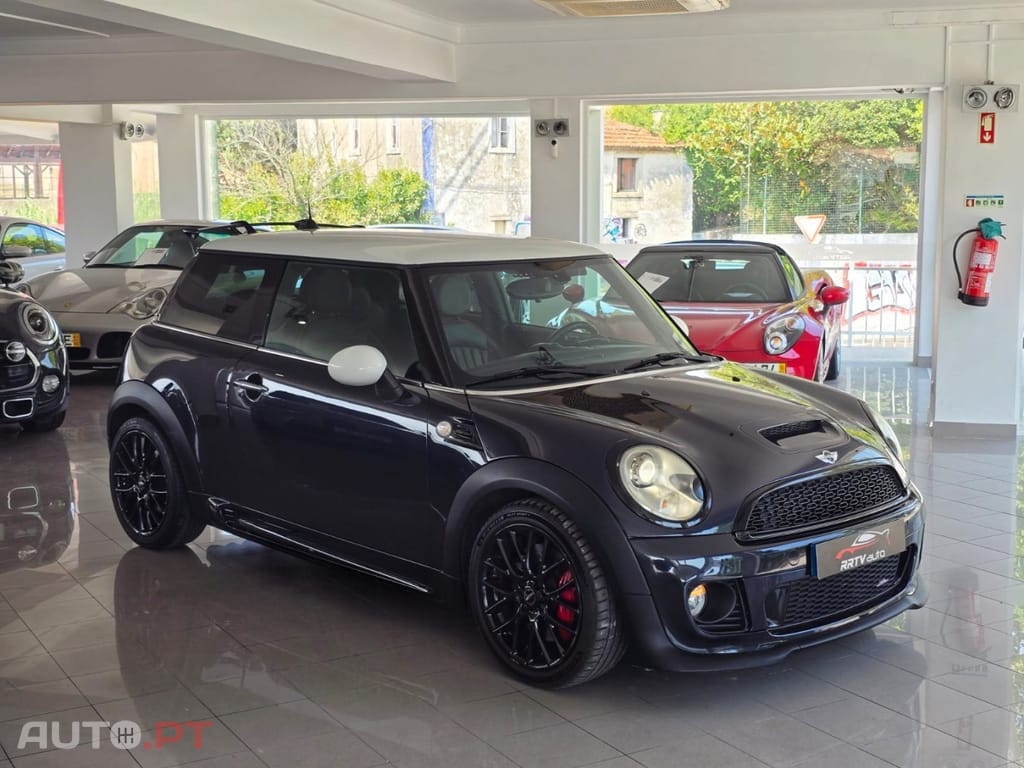 MINI Cooper John Cooper Works