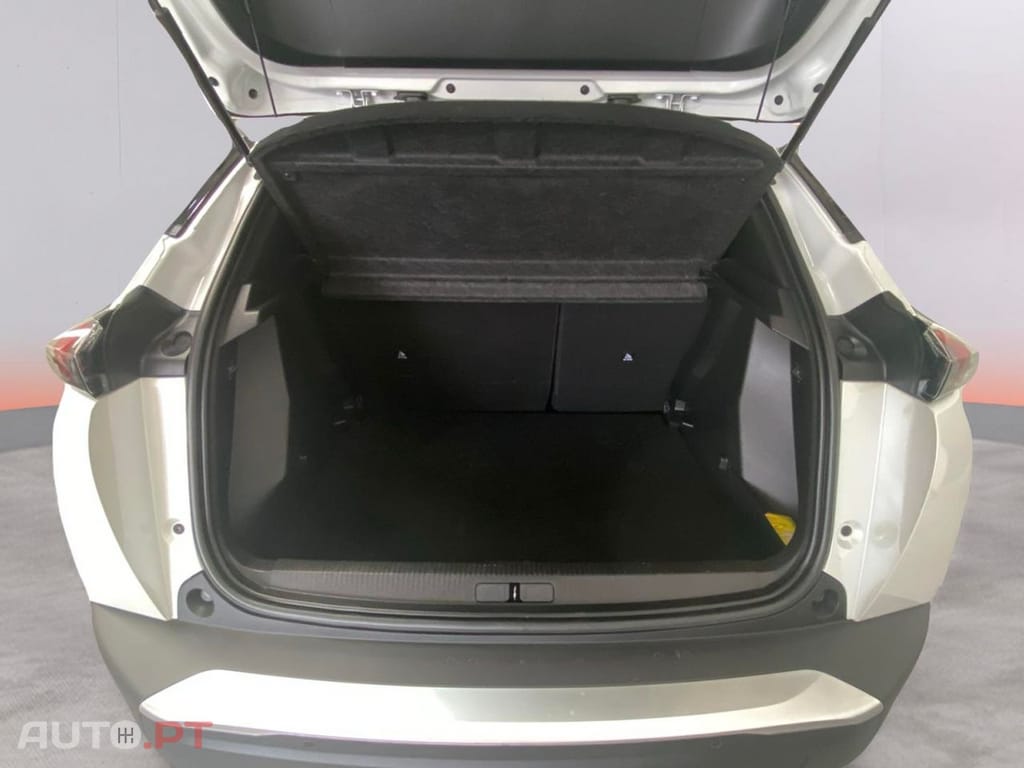 Peugeot E-2008 50 kWh Allure Pack