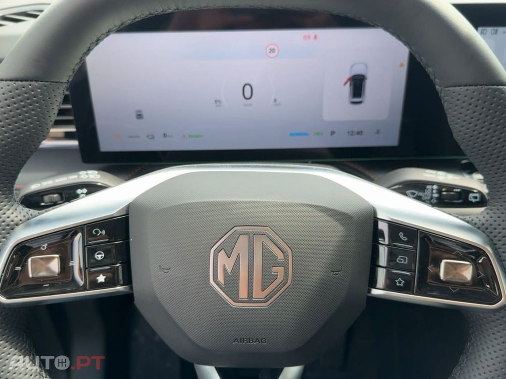 MG EHS PHEV Luxury  