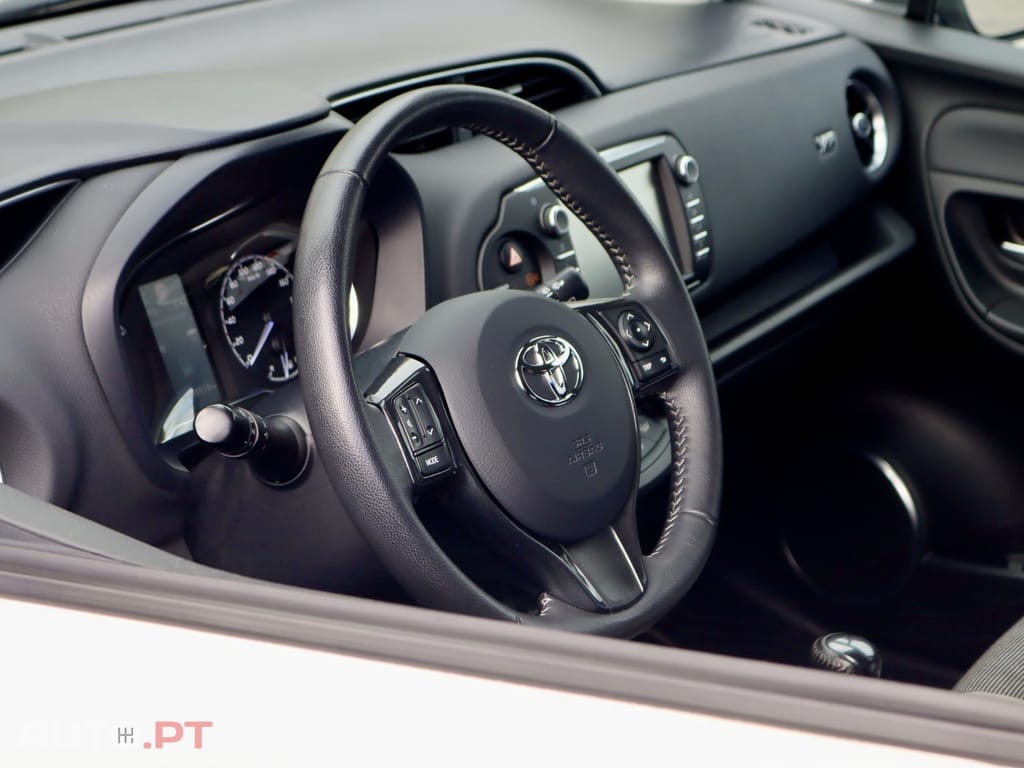 Toyota Yaris 1.5 HSD 20 Anos