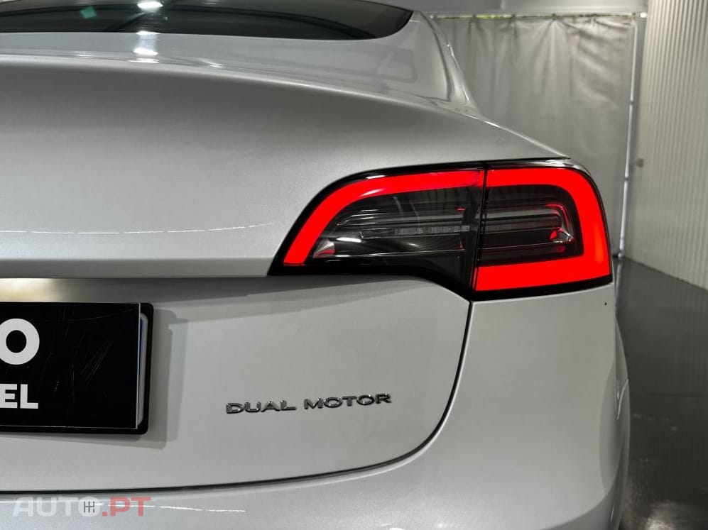 Tesla Model 3 Long-Range Dual Motor AWD
