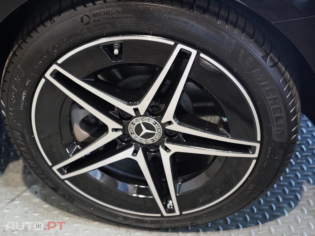 Mercedes-Benz C 300 e AMG Line