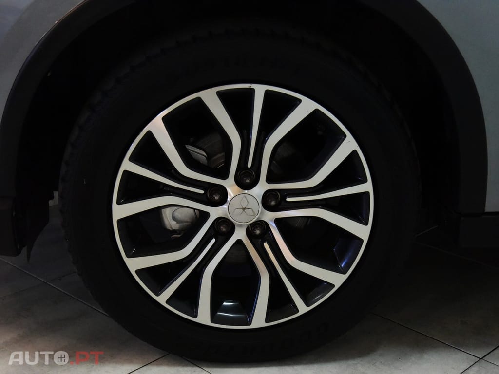 Mitsubishi Outlander 2.2 DI-D Intense