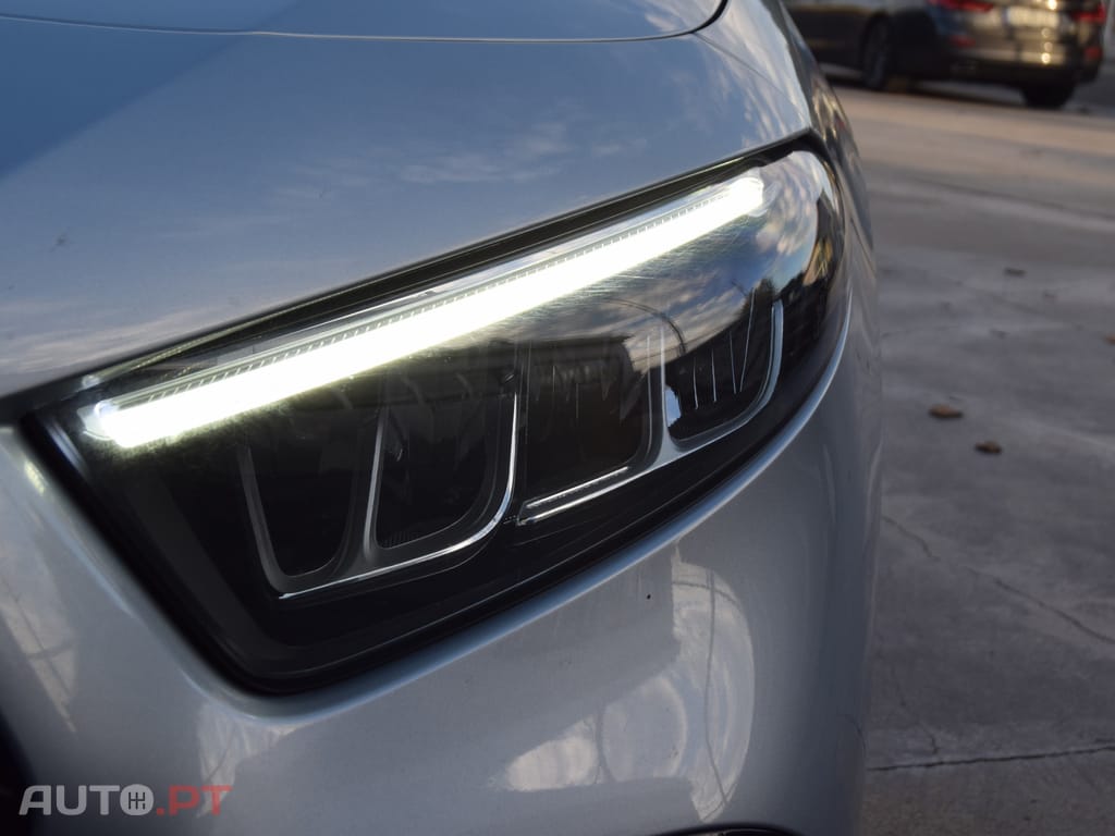 Mercedes-Benz A 250 e AMG Line