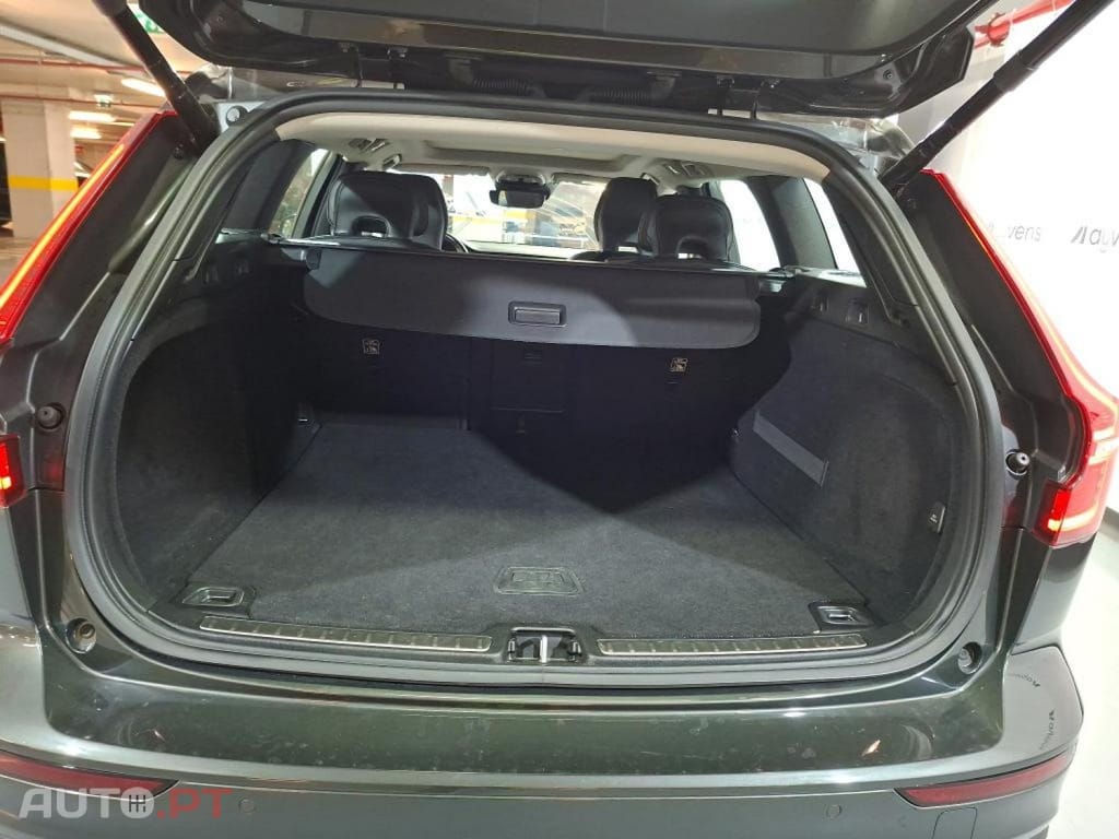 Volvo V60 2.0 T4 Momentum Plus