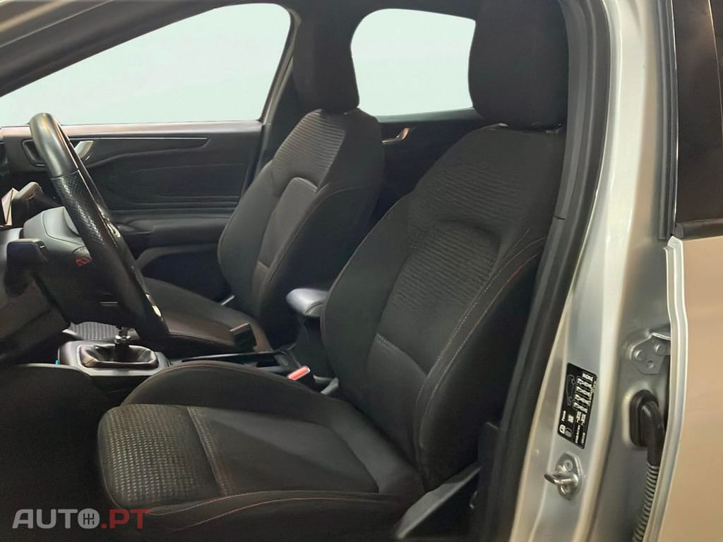 Ford Focus 1.0 EcoBoost MHEV ST-Line